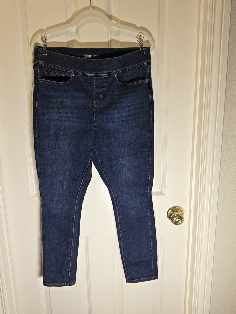 Signature by Levi Strauss Indigo Stretch Pull-On Jeggings for Women